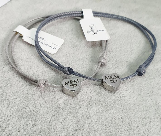 1080 bransoletki dla pary na sznureczku serca z grawerunkiem stalowe