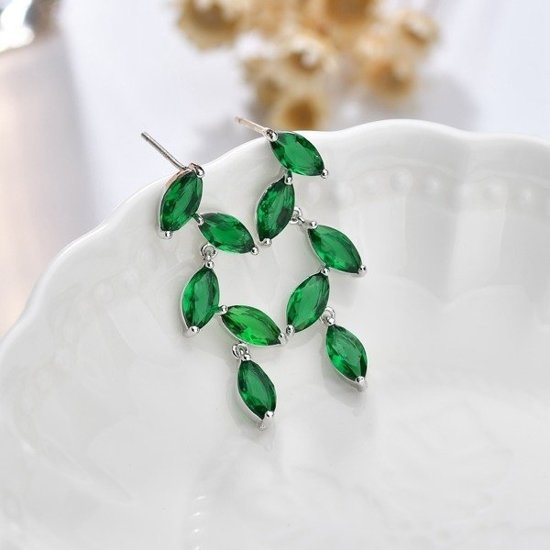Kol 599/910 Kolczyki na ślub, długie z cyrkoniami jodełki zielone