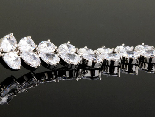 BR599/427 srebrna, CYRKONIE BRANSOLETKA