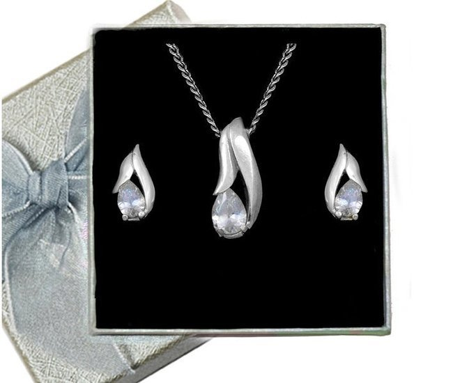 480/275  Kompet srebrny z łezki delikatne 925