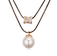 Nk 599/625 NASZYJNIK złoty z podwójnym łańcuszkiem, perłą i oponką wysadzaną cyrkoniami
