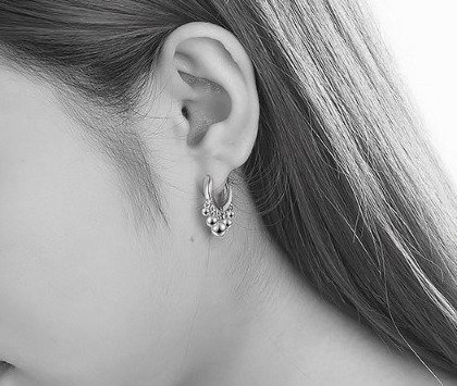 Kol 599/930 Kolczyki kółeczka z podwieszanymi kuleczkami