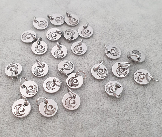 1547 Kółeczko blaszka grawerowana z logo Dla firm HURT 8 mm