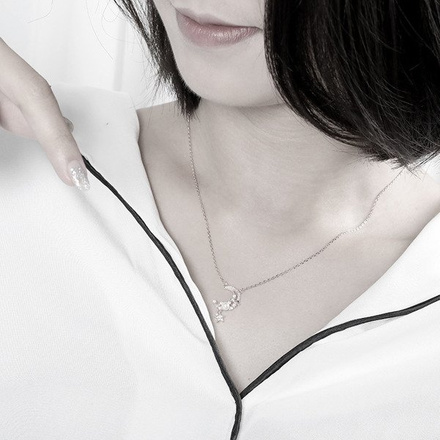 1064/9 Naszyjnik srebro rodowane księżyc gwiazdka perełki