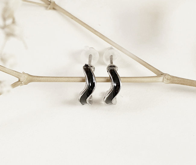 Emaliowane delikatne kolczyki