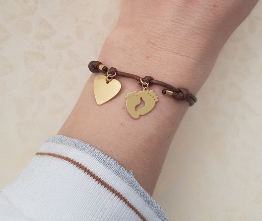 1032 BRANSOLETKA Z GRAWEREM złota na sznureczku serce stopy