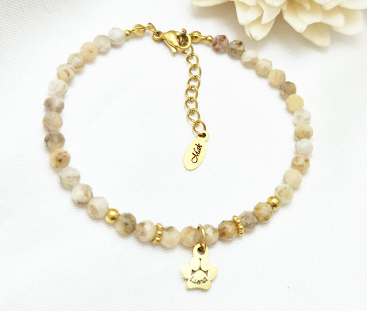 bransoletka z grawerowaną łapka beżowe kamienie naturalne