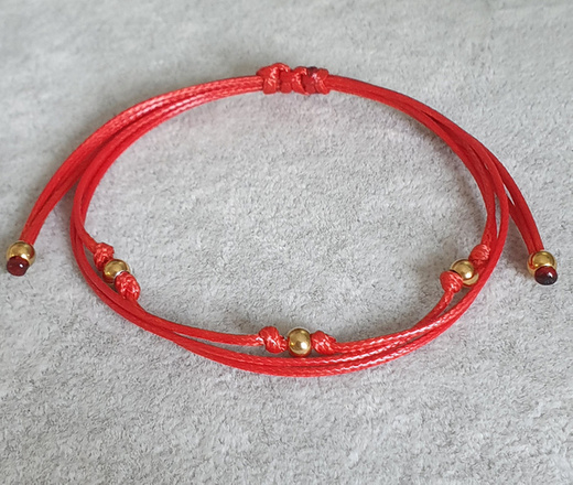 1392 bransoletka czerwona potrójna kuleczki