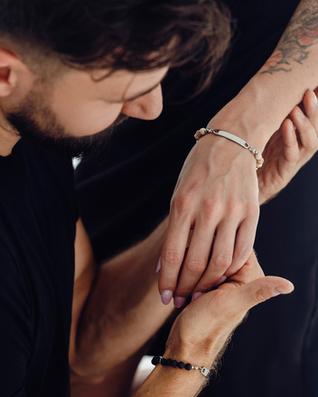 Bransoletka męska kamienie wulkaniczne z grawerem 1863/1