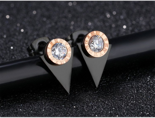 KOL 599/687 KOLCZYKI ze stali, czarne trójkąty z kryształkiem, wkrętki