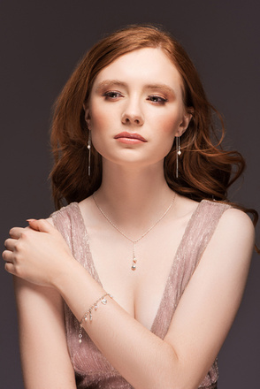 1383/4 Kolczyki srebrne 925 łańcuszki przeciągane perełki