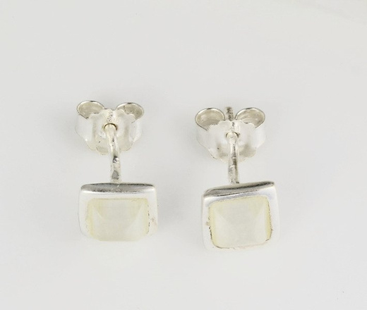 480/169 kolczyki srebrne w kształcie kwadratu