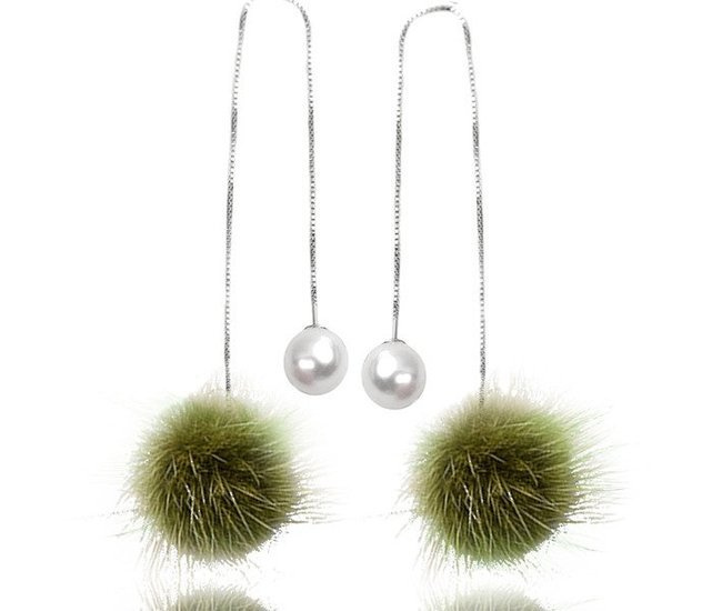 Kol 599/858 KOLCZYKI futerka, pompony długie khaki z perłą